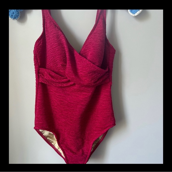 One piece raspberry colored bathing suit - Picture 2 of 7